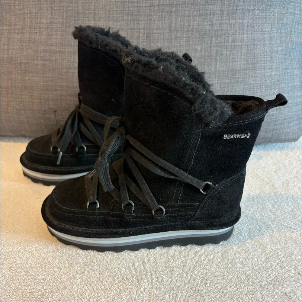 BEARPAW Retro Mondi Platform Boots Black Suede Youth 2 NWT